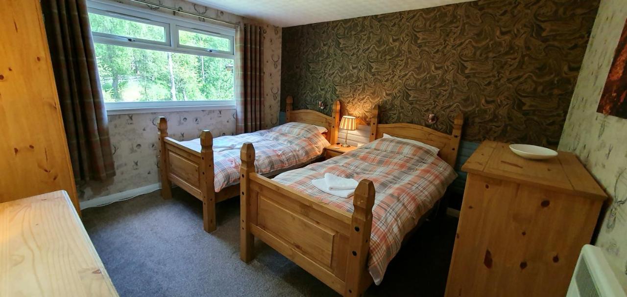 Torcroft Lodges Дръмнадрочит Екстериор снимка