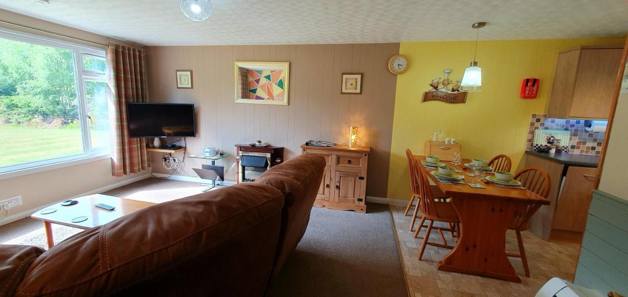 Torcroft Lodges Дръмнадрочит Екстериор снимка
